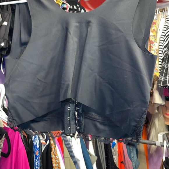 NEW Black Triple clasp BRA soft no lines back size says 3XL chine it’s a Med fit - Picture 4 of 9